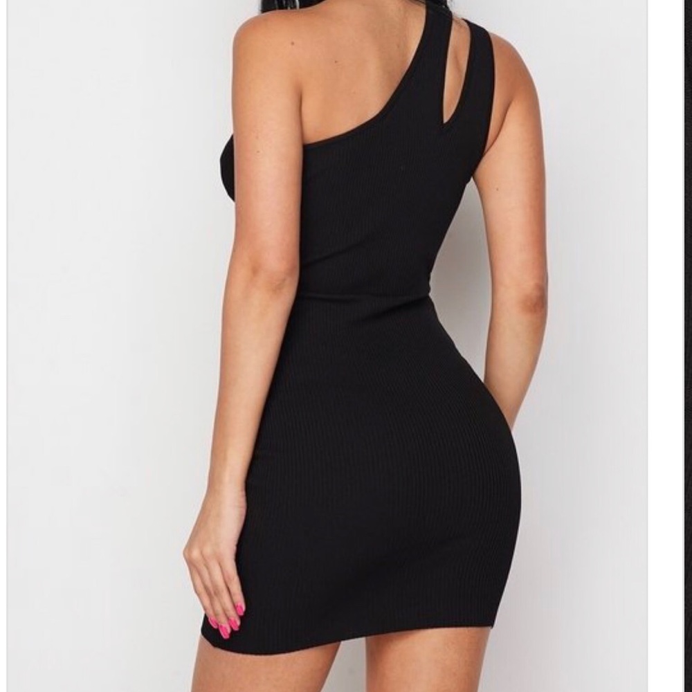 Dress - Picture 2 of 2